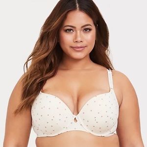 NWT Torrid Ivory Star 360• Back Smoothing Lightly Lined T-shirt Bra